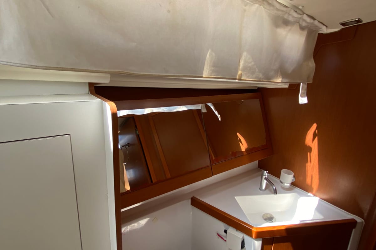 Head on Callidora, a Beneteau Oceanis 45 sailboat at Municipal Unit of Rhodes, Greece