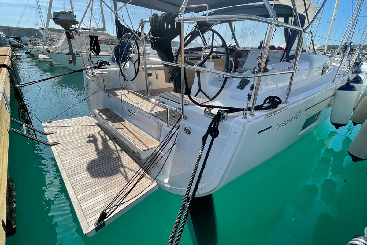 Exterior view of Vela, a Beneteau Oceanis 40.1 sailboat at Rosignano Solvay, Italy