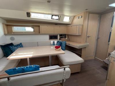 Salon of Vela, a Beneteau Oceanis 40.1 sailboat at Rosignano Solvay, Italy
