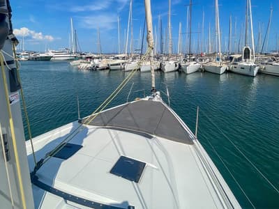 Perle, a Dufour 41 sailboat at Hyères, France