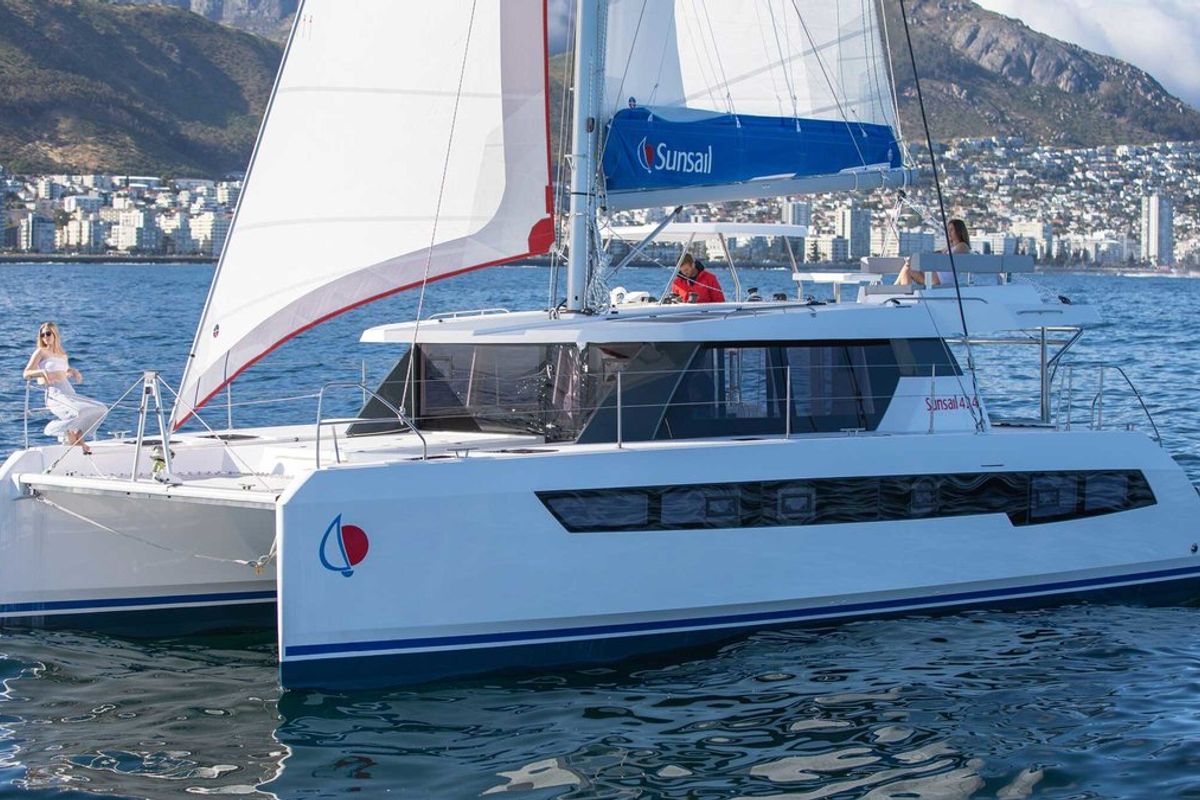 Exterior view of Sunsail 424/4/4 Premium Plus, a Gulet Sunsail 424 catamaran at Gouvia, Greece