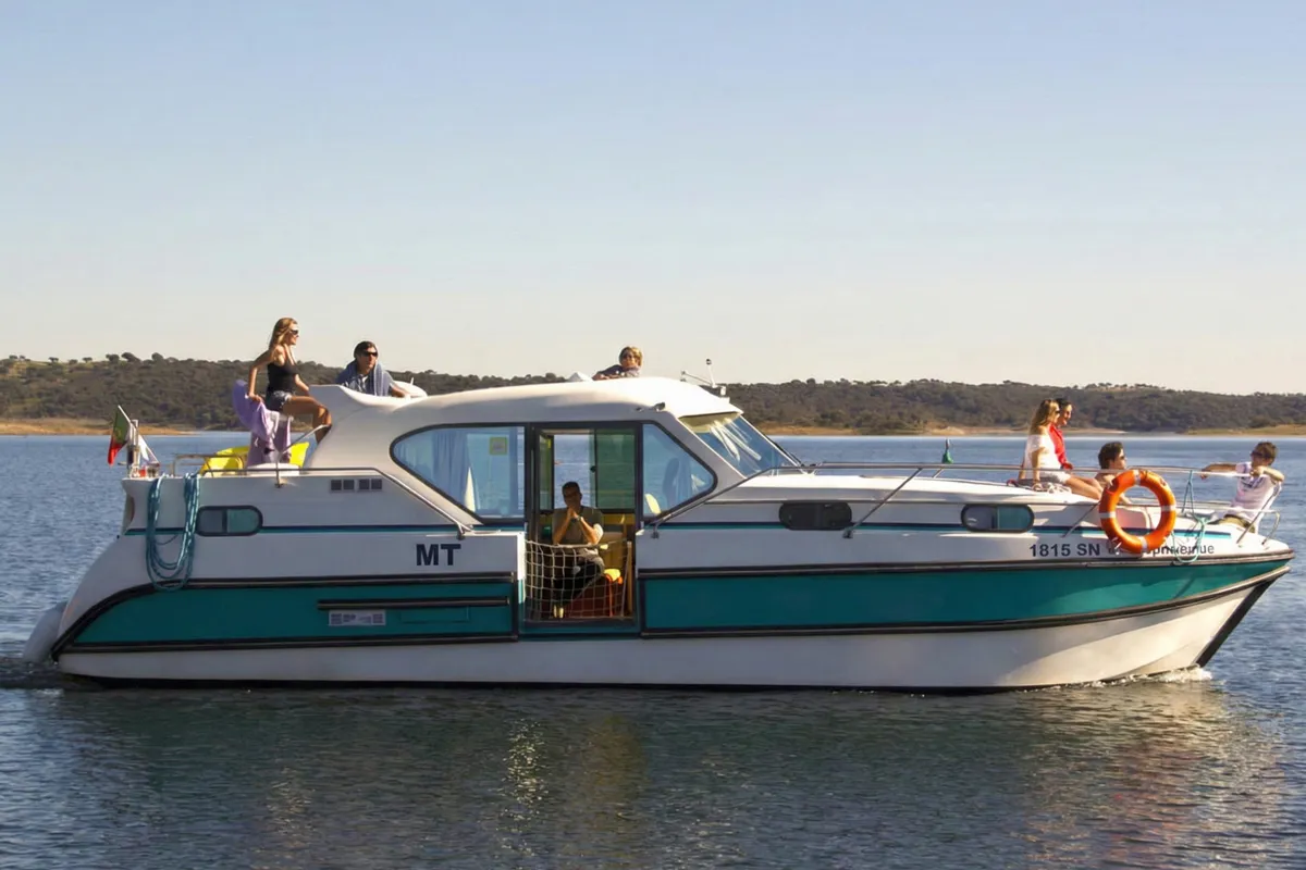 Cruiser Comfort 6/9 Pers., a Nicols Nicols Confort 1100 motorboat at Portel, Portugal