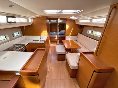 Salon of Ikalos, a Jeanneau Sun Odyssey 440 sailboat at Athens, Greece