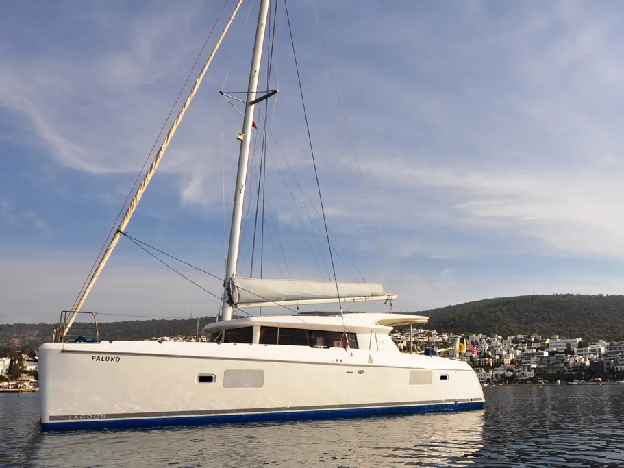 Paluko, a Lagoon Lagoon 421 catamaran at Bodrum, Turkey