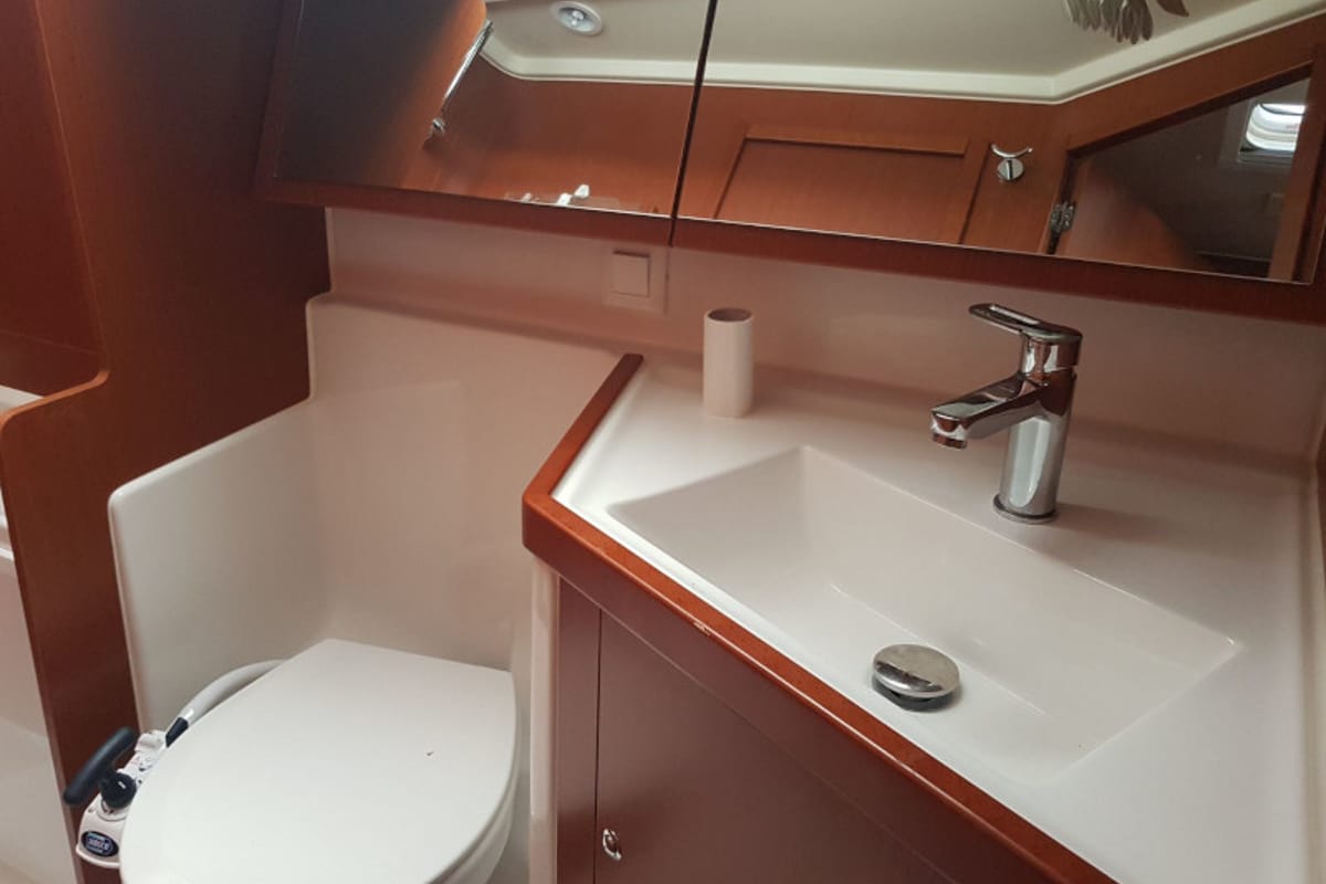 Head on Gloria, a Beneteau Oceanis 41.1 sailboat at Puntone di Scarlino, Italy