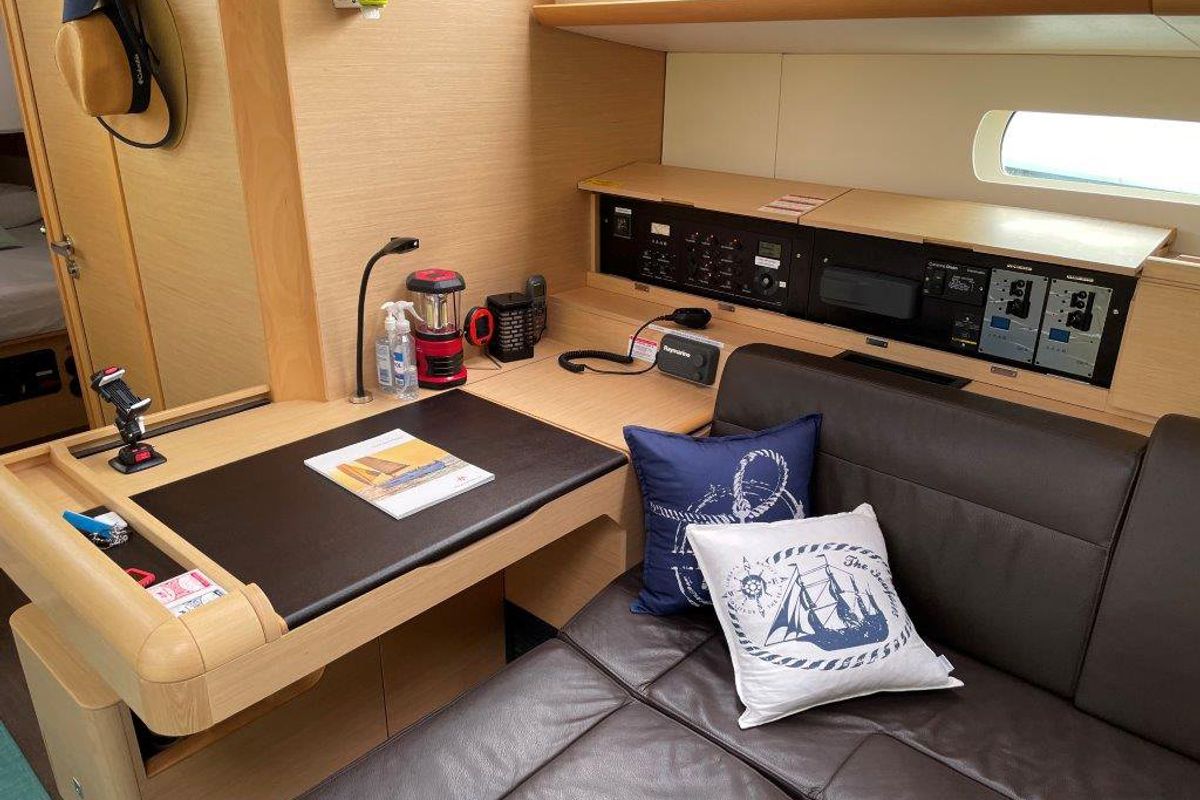 Salon of Oxygen, a Jeanneau Sun Odyssey 519 sailboat at Road Town, British Virgin Islands