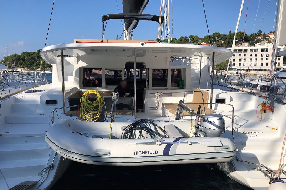 Deck of SAMOGON, a Lagoon 450 Fly catamaran at Rogač, Croatia