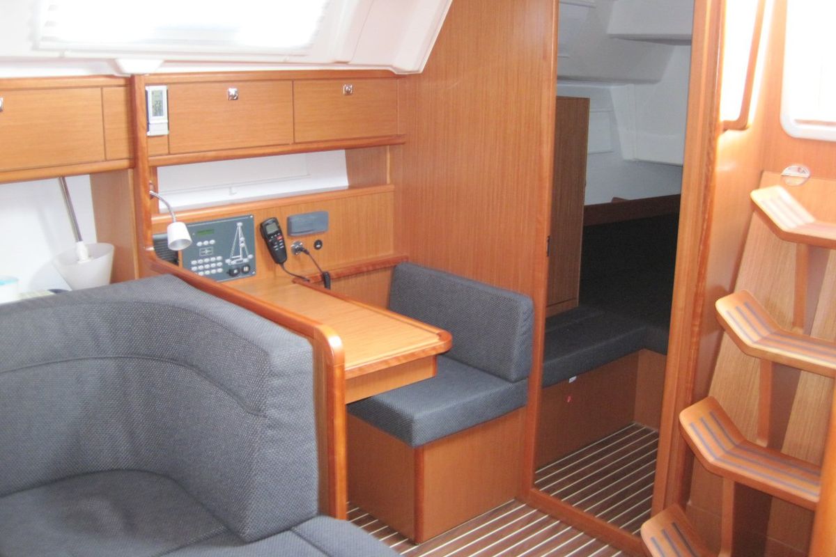 Salon of Vittoria, a Bavaria Cruiser 41 sailboat at Capo d'Orlando, Italy