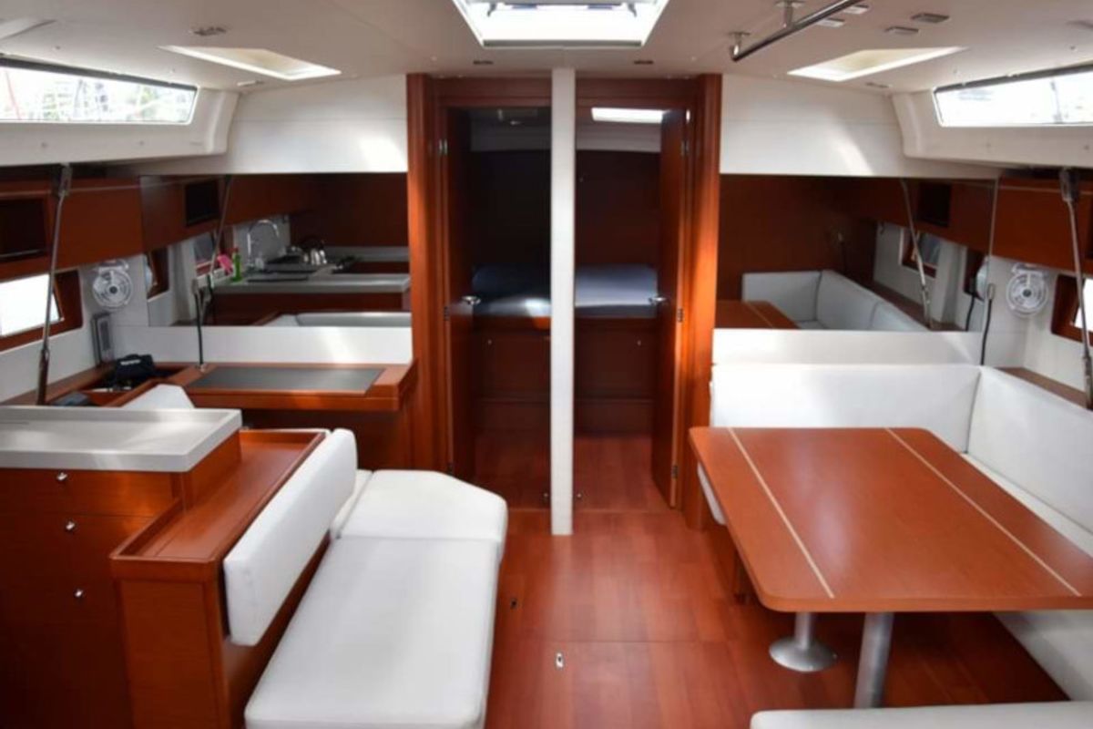 Salon of ANTONIOS, a Beneteau Oceanis 51.1 sailboat at Athens, Greece