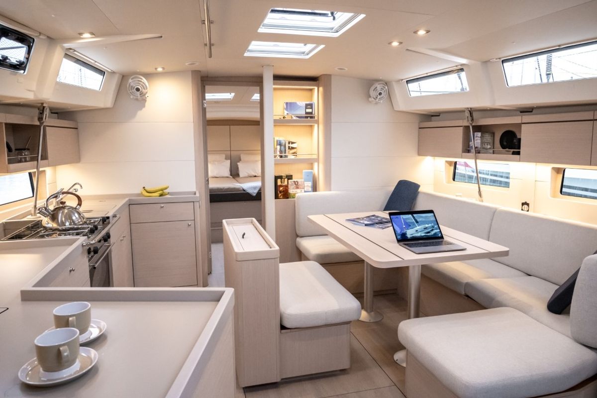 Salon of Nalu, a Beneteau Oceanis 46.1 sailboat at Općina Medulin, Croatia