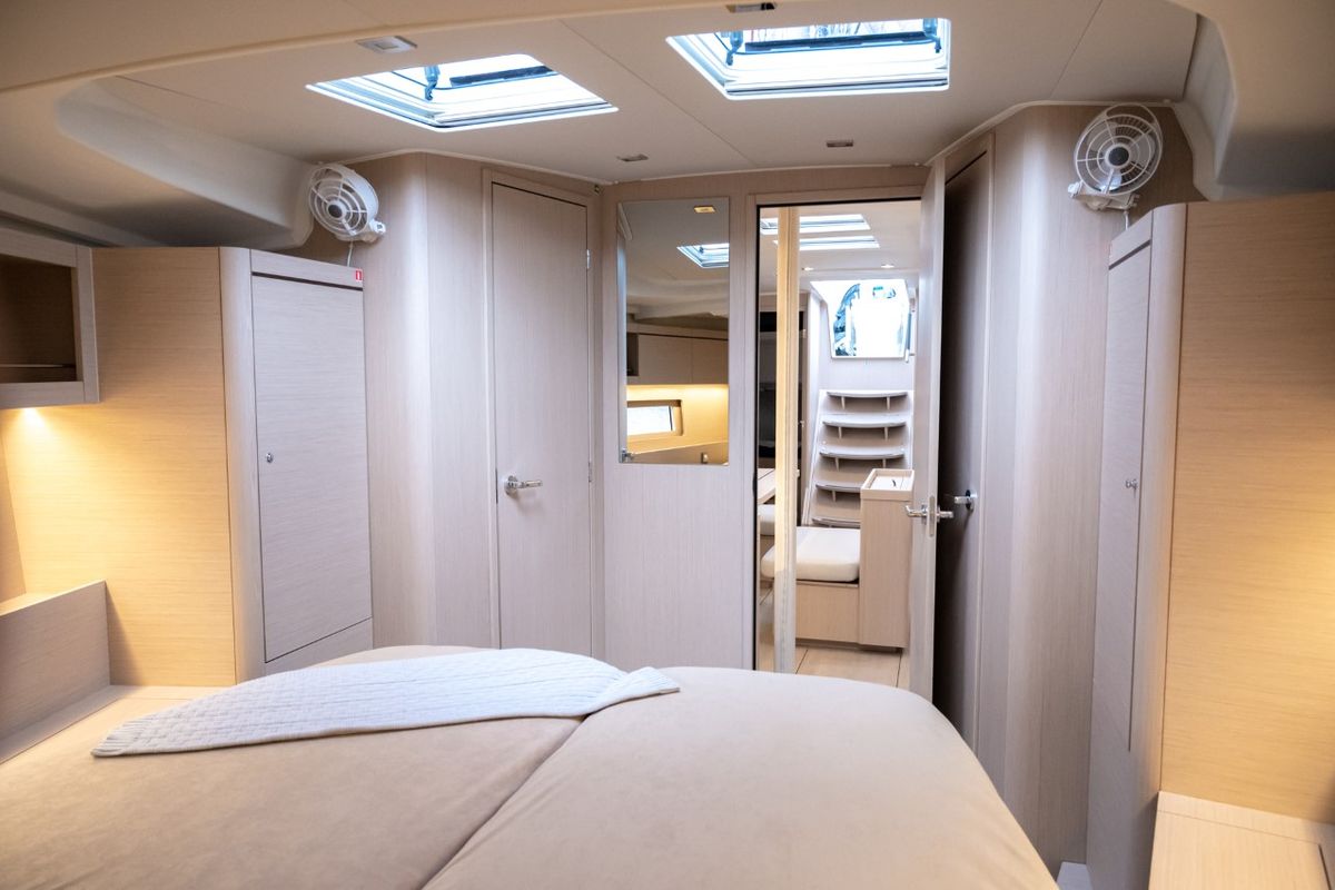 Cabin on Nalu, a Beneteau Oceanis 46.1 sailboat at Općina Medulin, Croatia