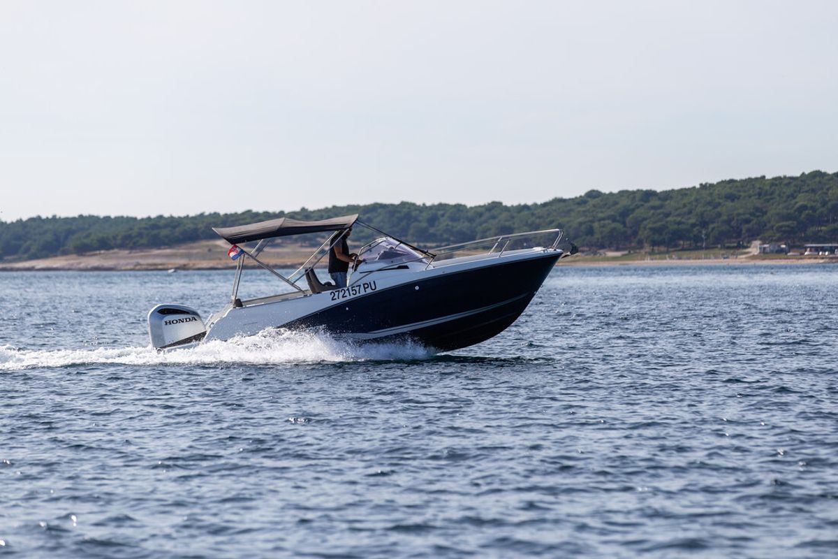 Exterior view of Cap Camarat 6.5 WA, a Jeanneau Cap Camarat 6.5 WA motorboat at Grad Pula, Croatia