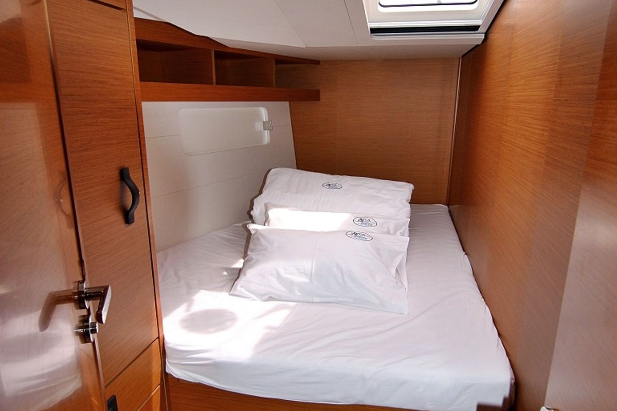 Cabin on Mystic Dreams, a Jeanneau 54 sailboat at Općina Sukošan, Croatia