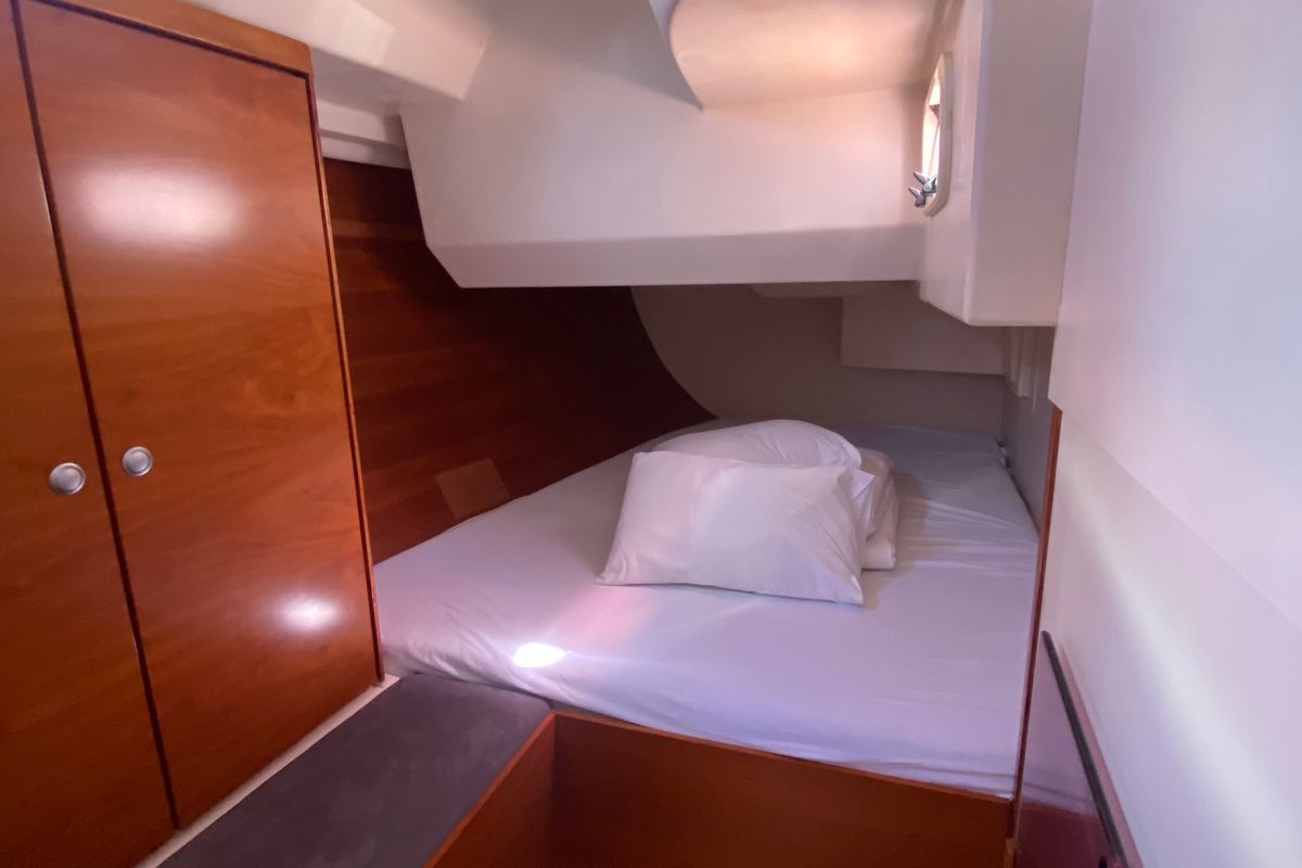 Cabin on Performance Cruiser, a Hanse Yachts Hanse 430e sailboat at Grad Pula, Croatia
