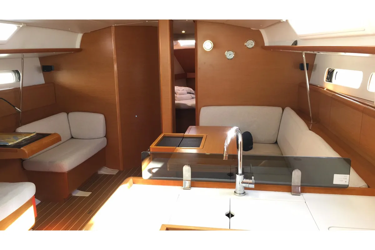 Salon of Kontiki, a Jeanneau Sun Odyssey 439 sailboat at Lavreotiki Municipal Unit, Greece