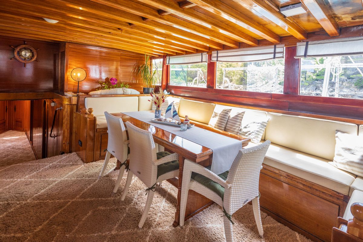 Salon of Gideon, a Unknown Gideon yacht at Grad Kaštela, Croatia