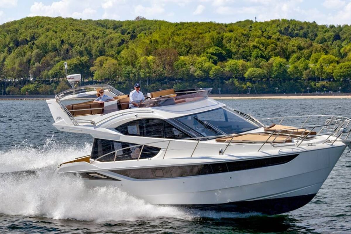 Exterior view of Amber Blue, a Galeon 420 Fly yacht at Općina Sukošan, Croatia