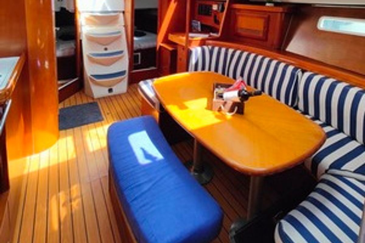 Salon of Crete, a Beneteau Oceanis 393 sailboat at Marina Delta Kallithea, Greece