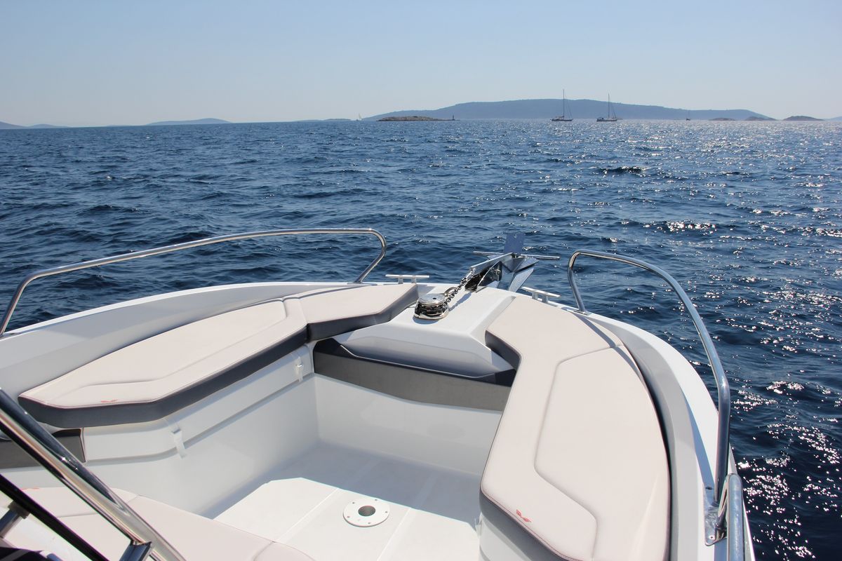 Deck of Beneteau Flyer 6 Space Deck, a Beneteau Flyer 6 motorboat at Grad Trogir, Croatia
