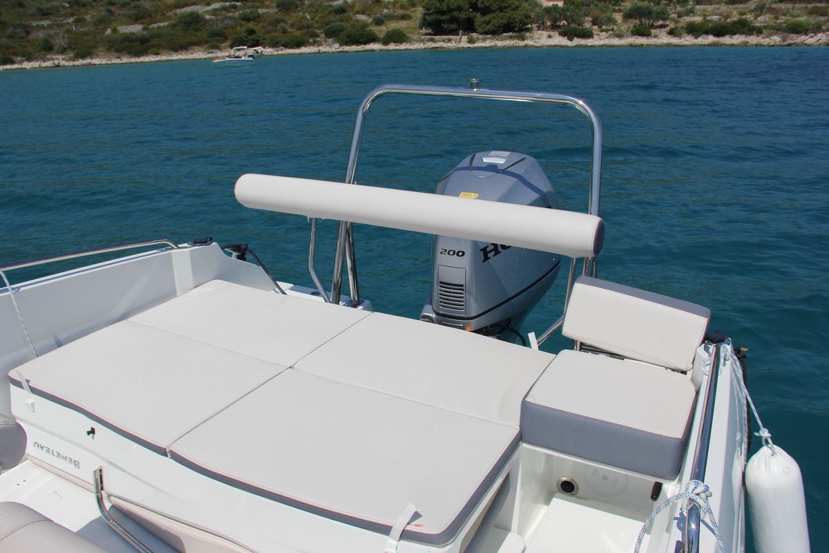 Deck of Beneteau Flyer 6 Space Deck, a Beneteau Flyer 6 motorboat at Grad Trogir, Croatia