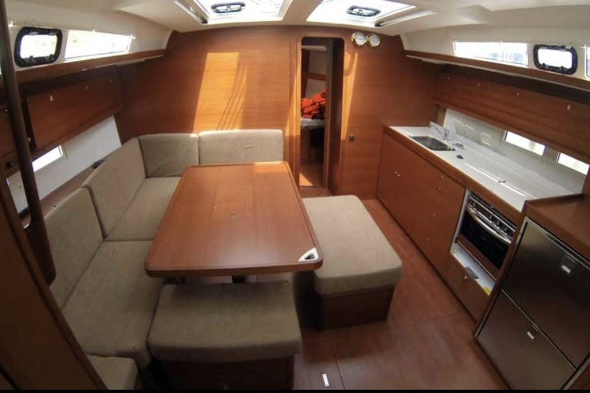 Salon of Pinacolada, a Dufour 460 GL sailboat at Milazzo, Italy