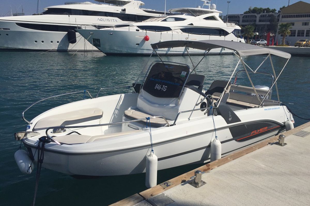 Exterior view of Benetau Flyer 6.6 Space Deck, a Beneteau Flyer 6.6 SpaceDeck motorboat at Grad Trogir, Croatia