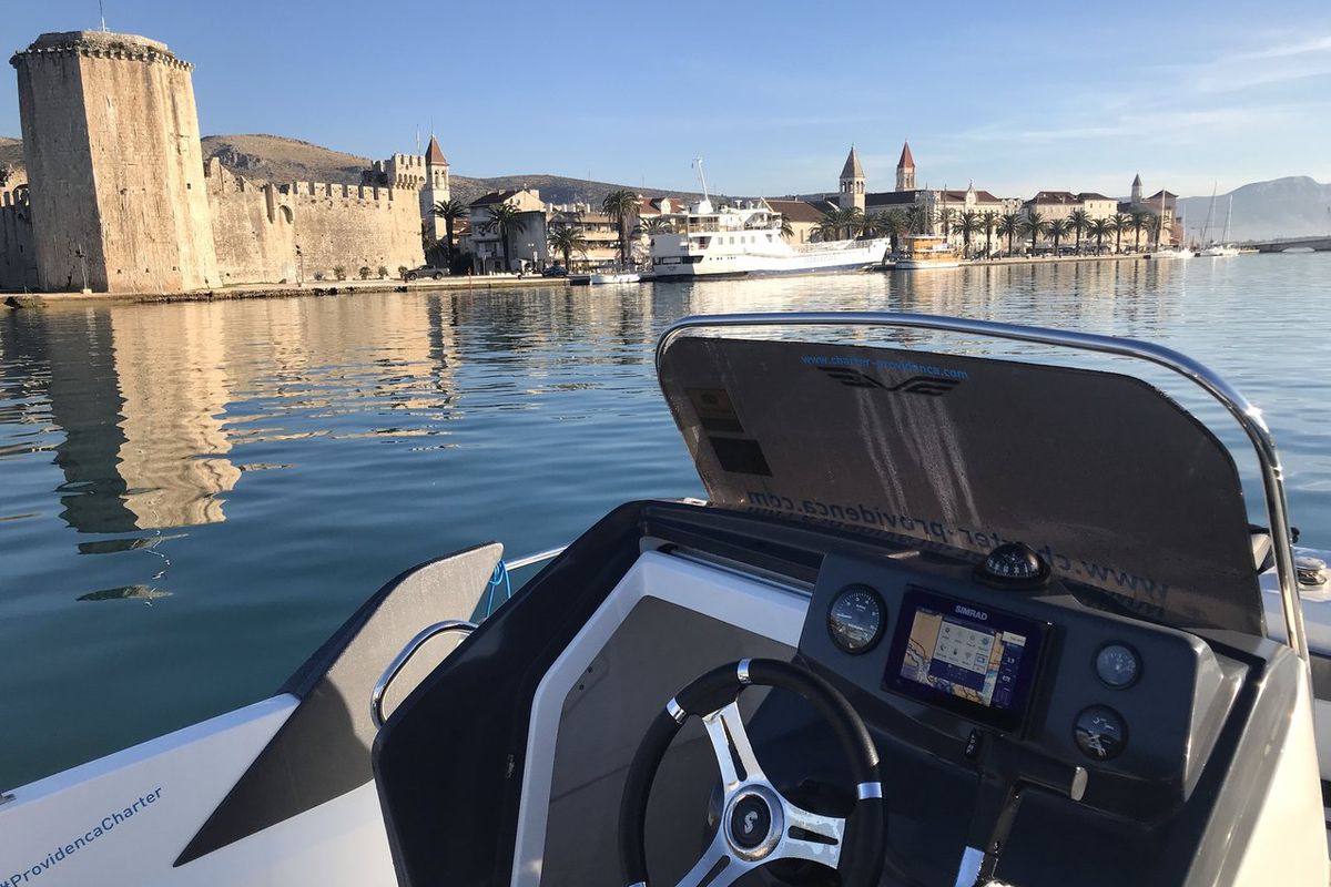 Cockpit of Benetau Flyer 6.6 Space Deck, a Beneteau Flyer 6.6 SpaceDeck motorboat at Grad Trogir, Croatia