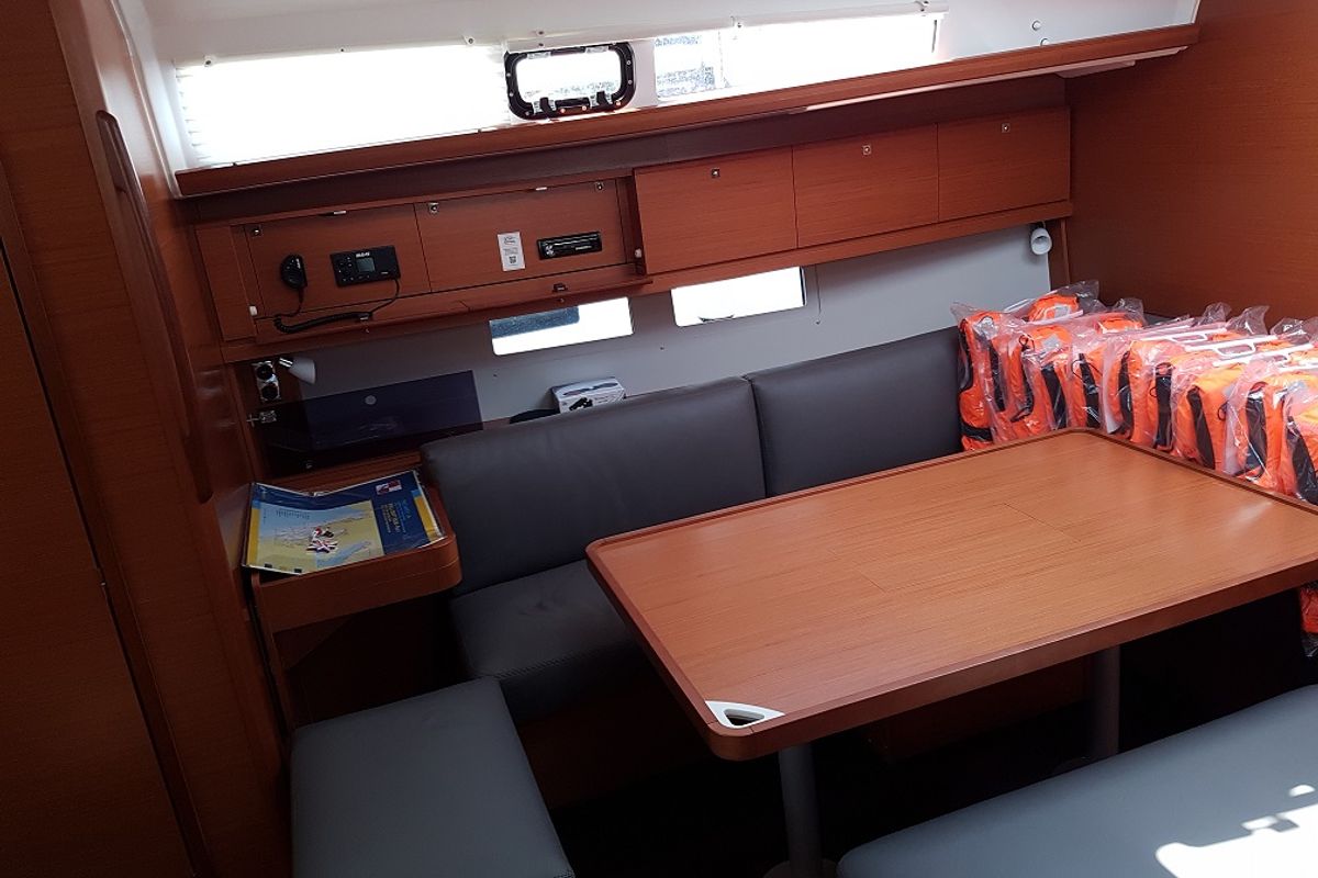 Salon of Alegro, a Dufour 460 GL sailboat at Općina Sukošan, Croatia