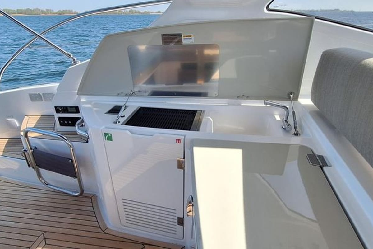 Sabijac, a Azimut Atlantis 45 yacht at Podstrana - Miljevac, Croatia