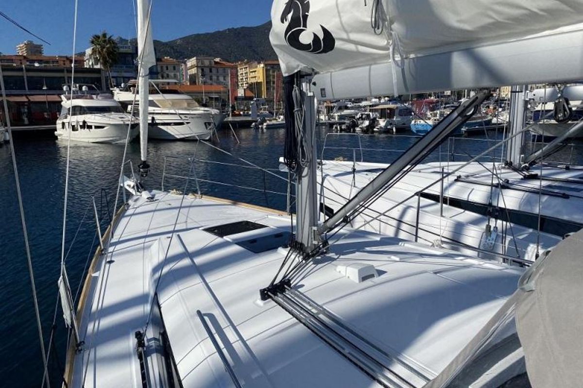 Deck of Maximus, a Beneteau Oceanis 38.1 sailboat at Grimaud, France