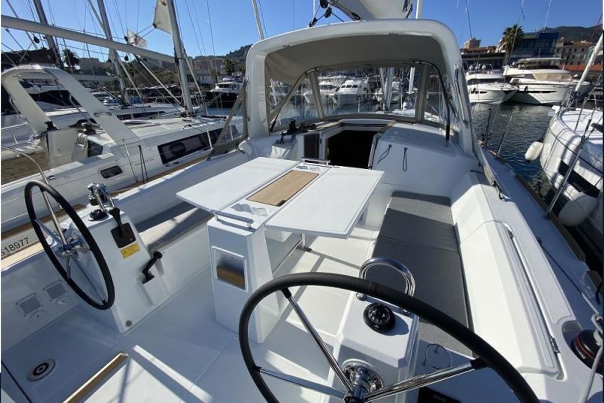 Cockpit of Maximus, a Beneteau Oceanis 38.1 sailboat at Grimaud, France