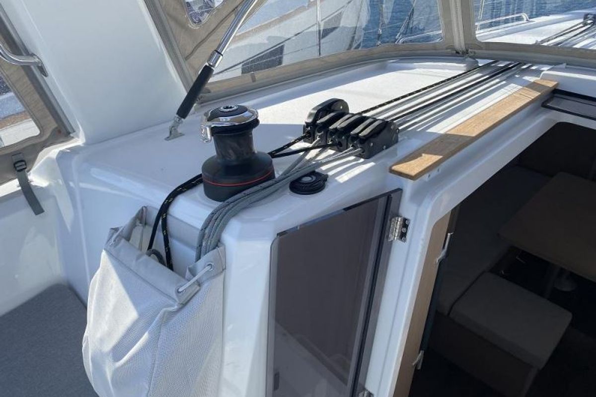 Deck of Maximus, a Beneteau Oceanis 38.1 sailboat at Grimaud, France