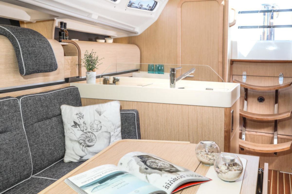 Salon of Hekla, a Dehler 34 sailboat at Altefähr, Germany