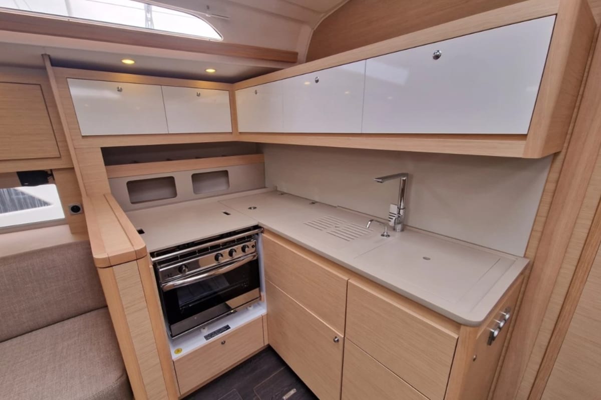 Galley of Comfort, a Dufour 470 sailboat at Grimaud, France
