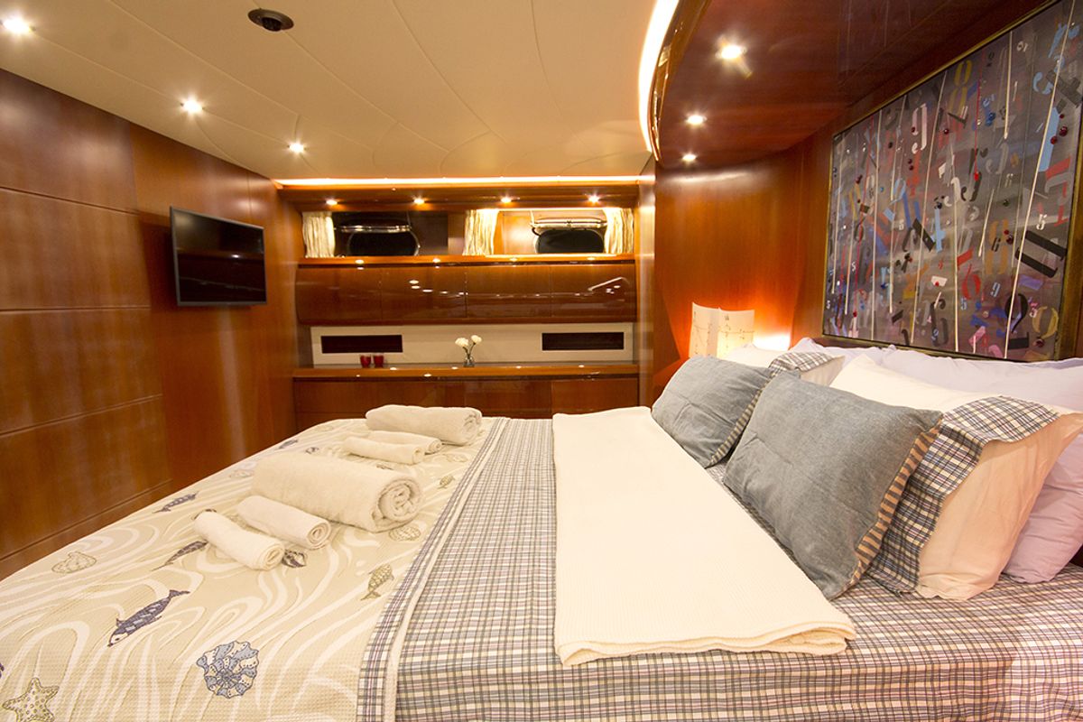 Cabin on Caelum, a Maiora - Fipa Group Maiora 24 yacht at Bodrum, Turkey