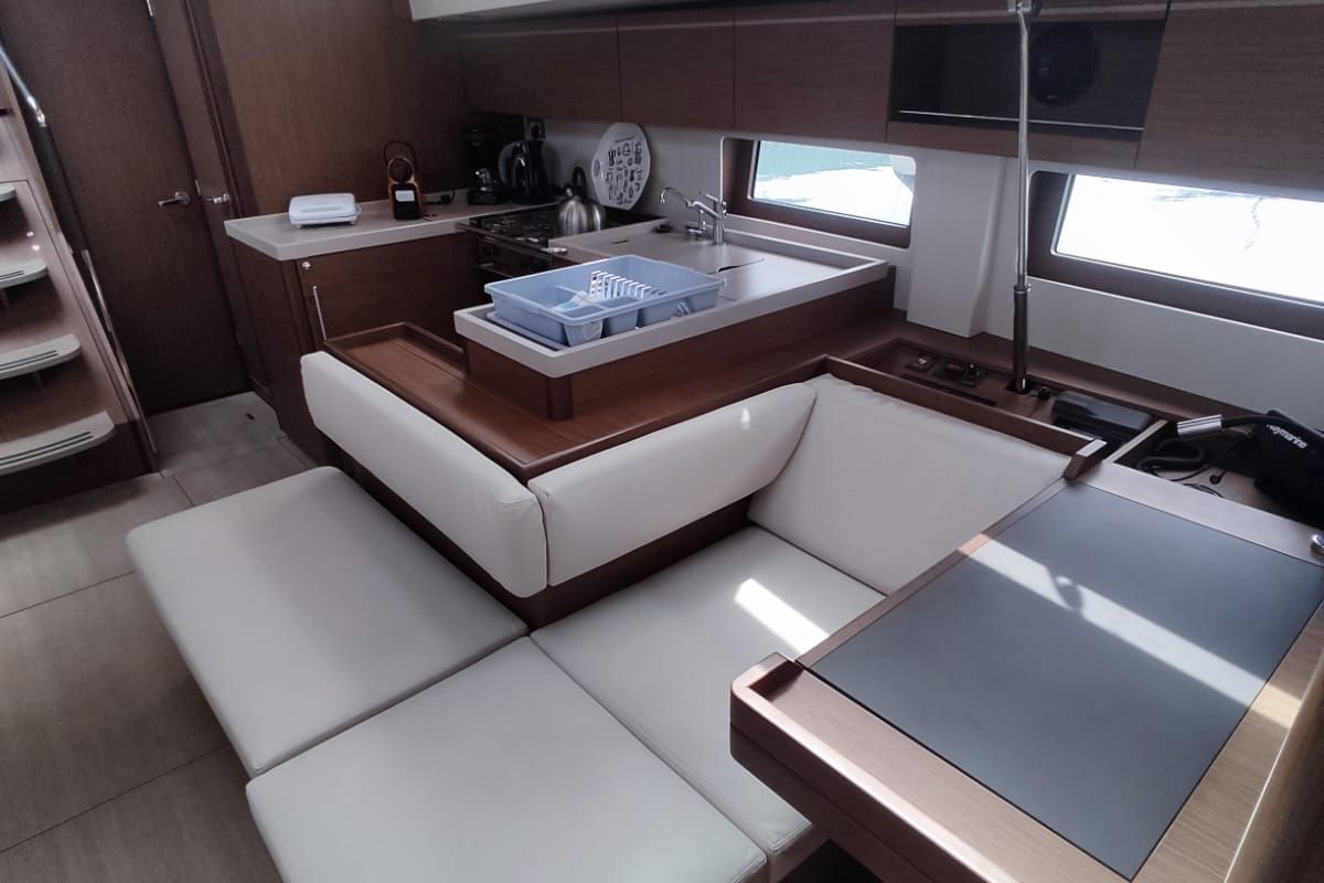 Salon of Dalia, a Beneteau Oceanis 51.1 sailboat at Kontokali, Greece