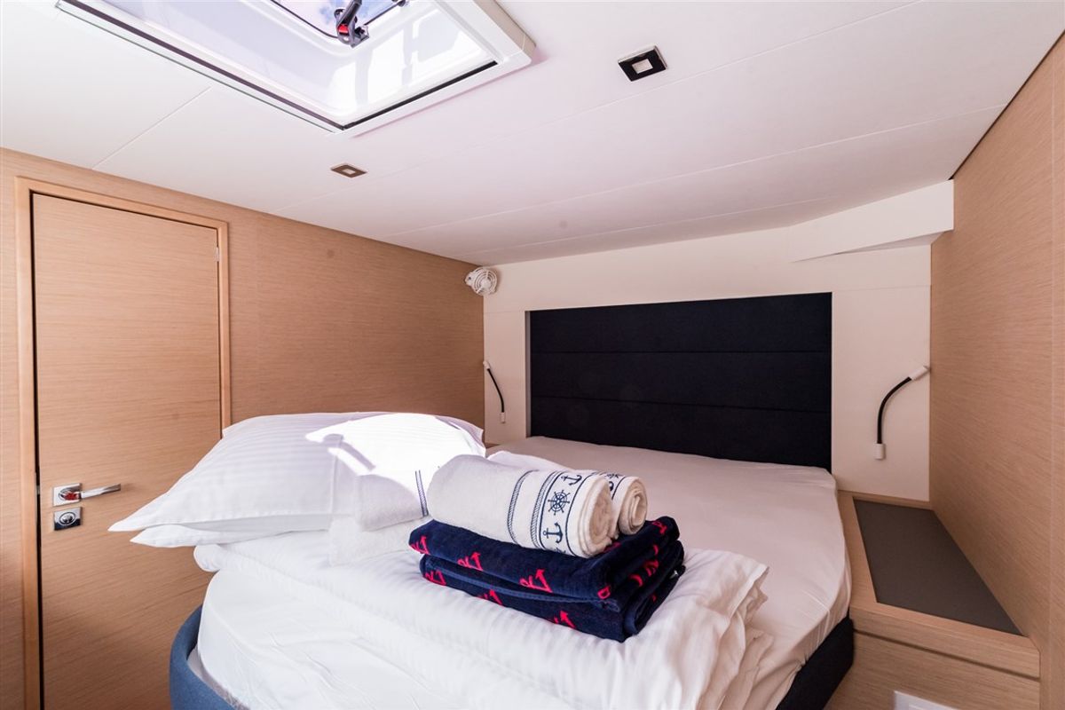 Cabin on Sunny Wave, a Fountaine Pajot Saona 47 Quintet catamaran at Seget Donji, Croatia