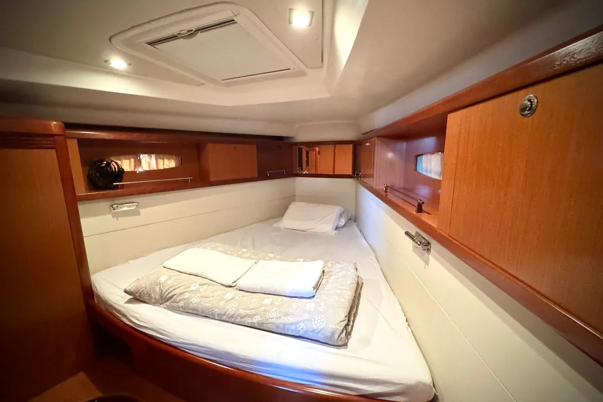 Cabin on Viento, a Beneteau Oceanis 46 sailboat at Fethiye, Turkey