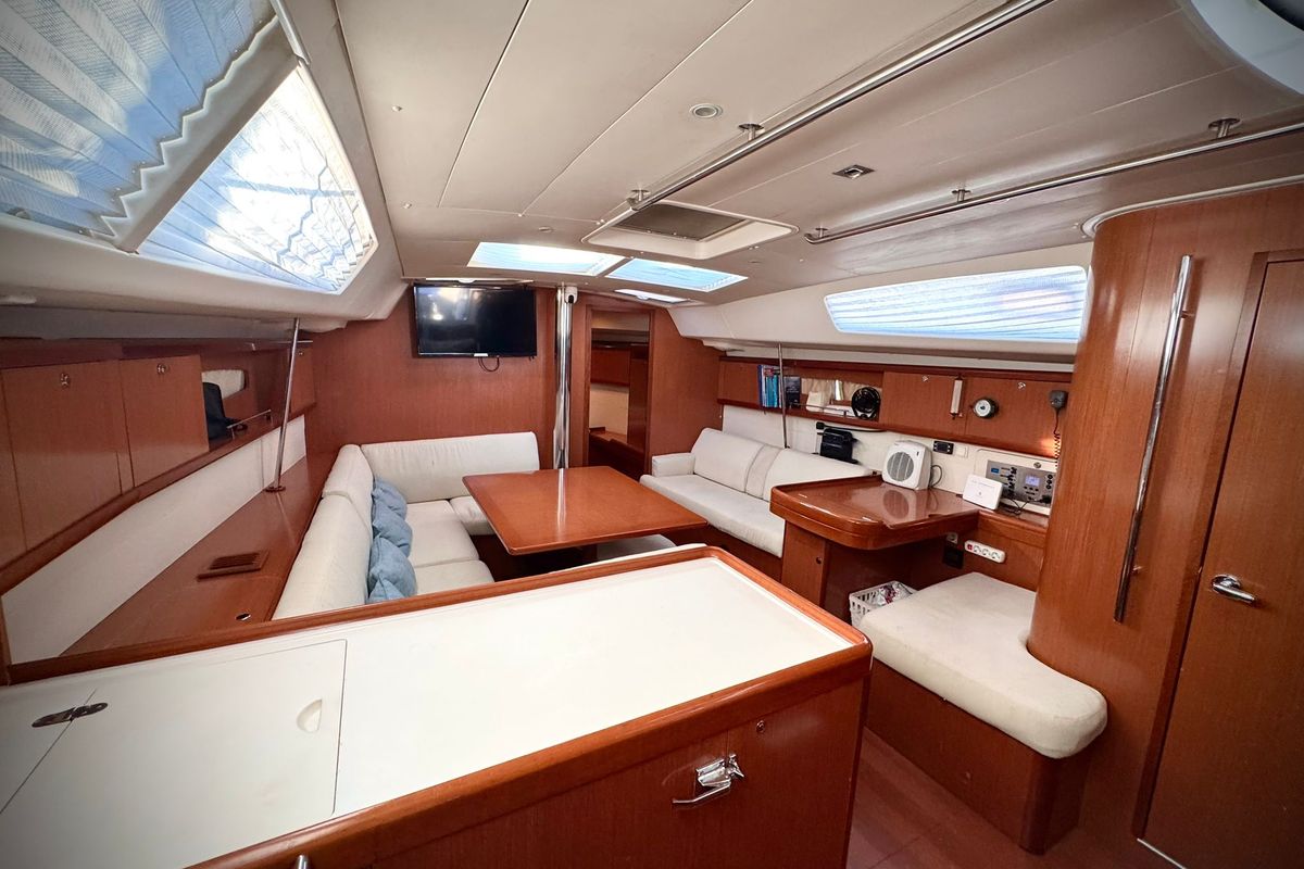 Salon of Viento, a Beneteau Oceanis 46 sailboat at Fethiye, Turkey