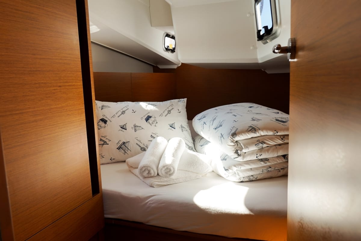 Cabin on Kingfisher, a Jeanneau Sun Odyssey 410 sailboat at Pirovac, Croatia