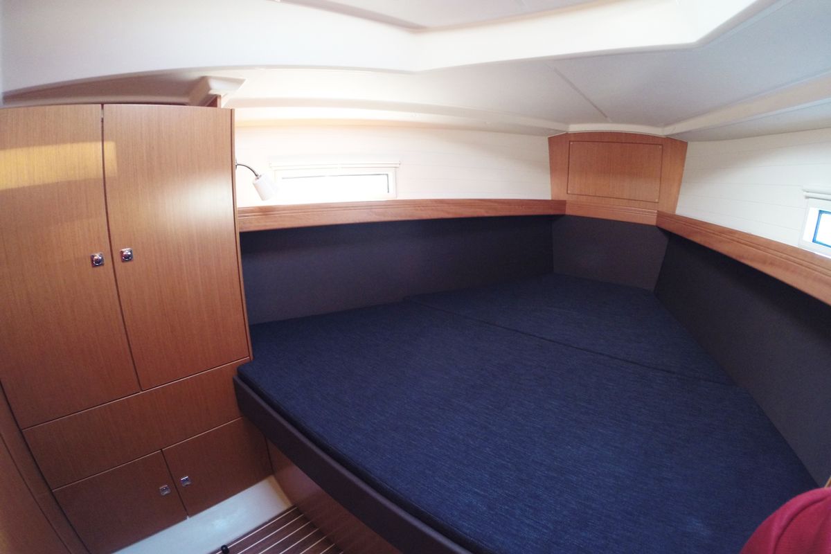 Cabin on Mimi, a Bavaria Cruiser 37 sailboat at Općina Vrsar, Croatia