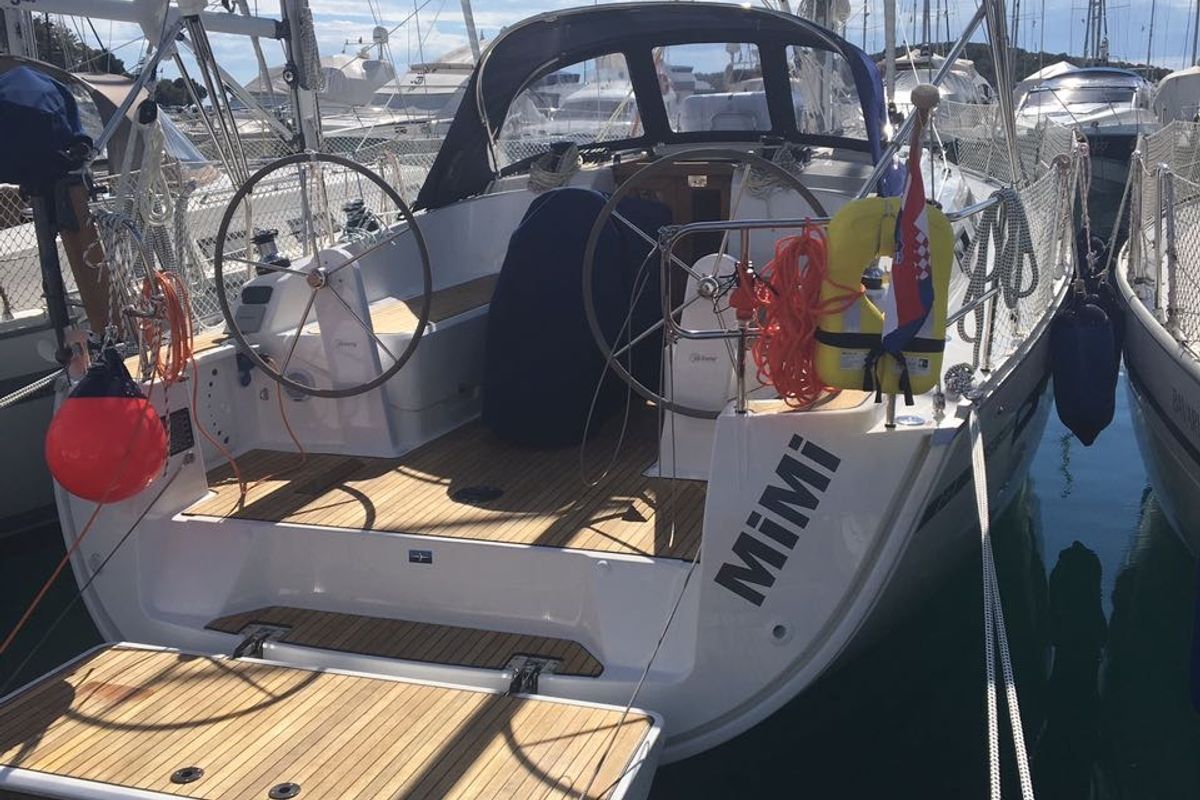 Deck of Mimi, a Bavaria Cruiser 37 sailboat at Općina Vrsar, Croatia