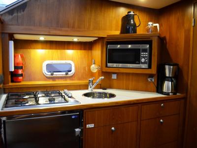 Galley of Drait 104, a De Drait Renal 36 motorboat at Woudsend, Netherlands
