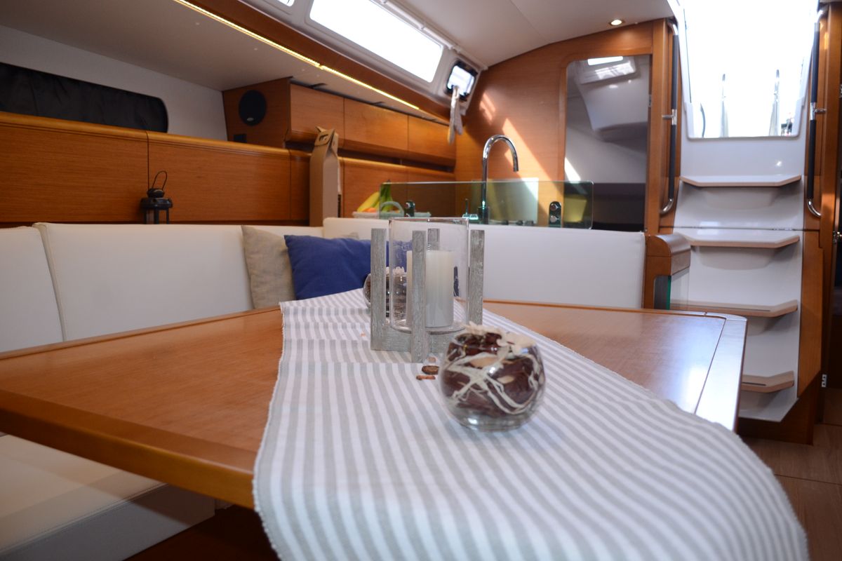 Salon of Luka Ploče, a Jeanneau Sun Odyssey 419 sailboat at Grad Ploče, Croatia