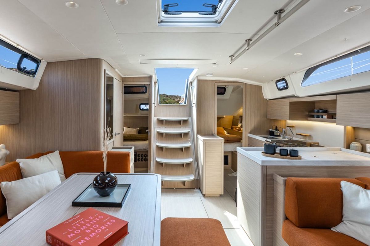 Salon of Nina, a Beneteau Oceanis 47 sailboat at Olbia, Italy
