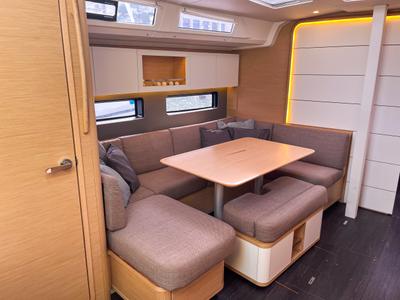 Salon of Voulez-Vous, a Dufour 41 sailboat at Rostock, Germany