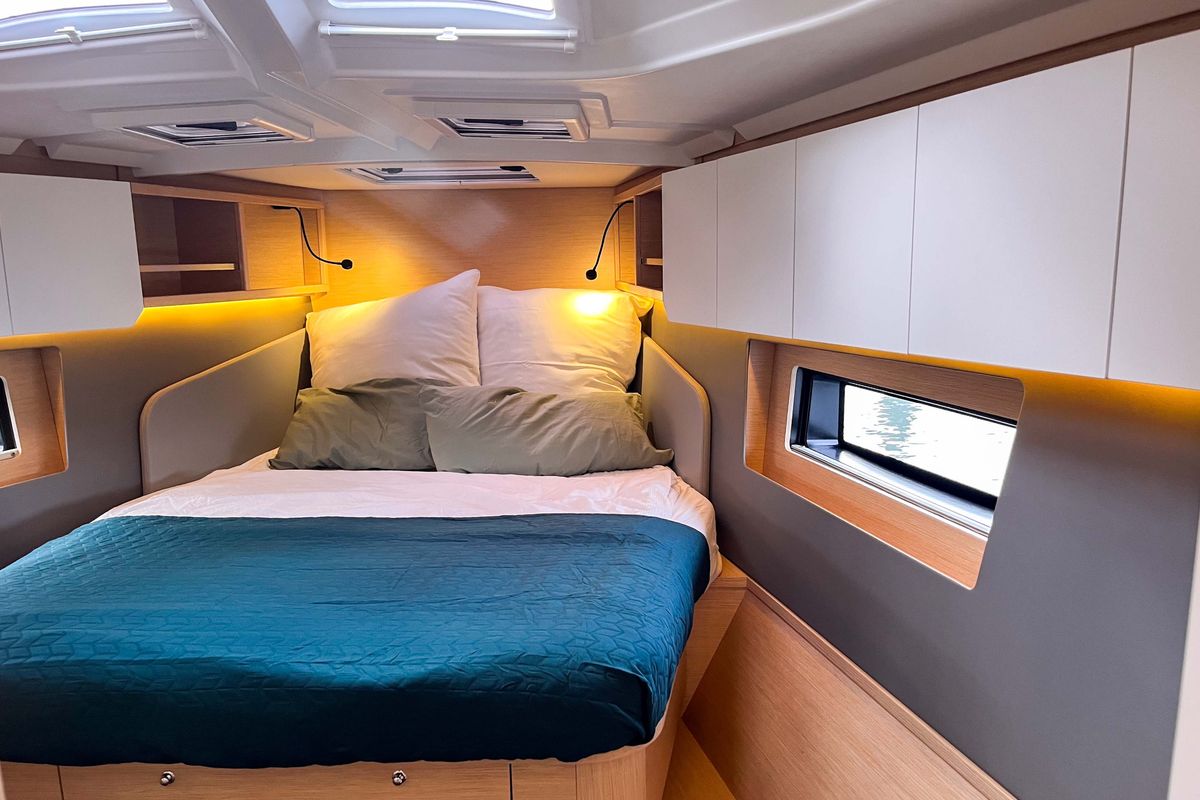 Cabin on Voulez-Vous, a Dufour 41 sailboat at Rostock, Germany