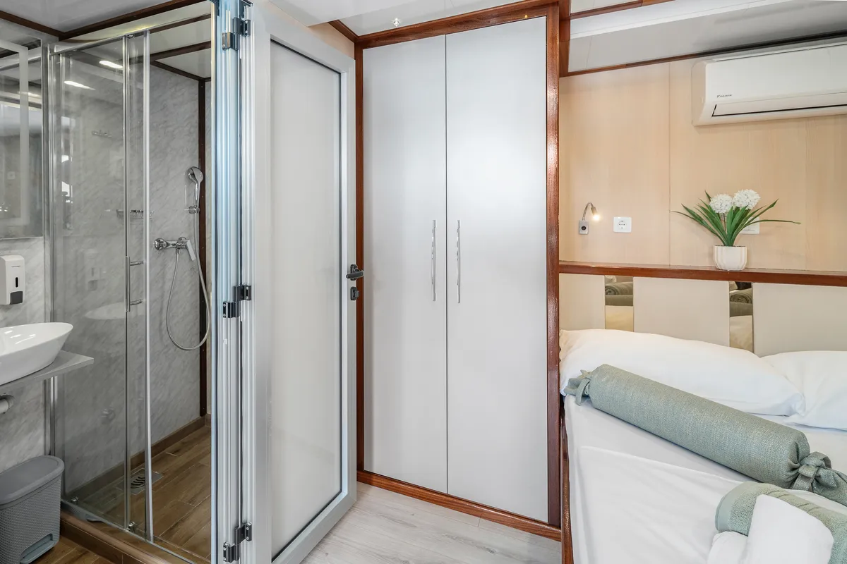 Cabin on Carpe Diem, a Unknown M/S Carpe Diem sailboat at Općina Marina, Croatia