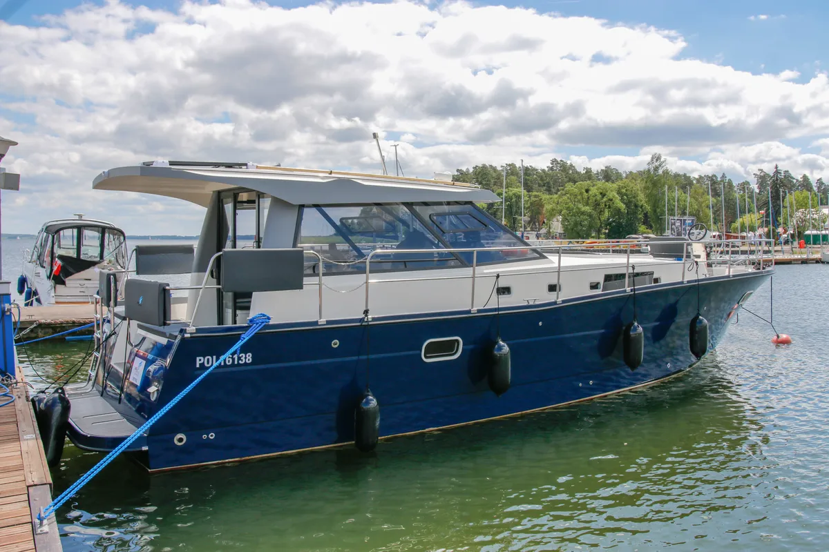 Exterior view of Nautika 1300 Royal, a Delphia Yachts Nautika 1300  motorboat at Wilkasy, Poland