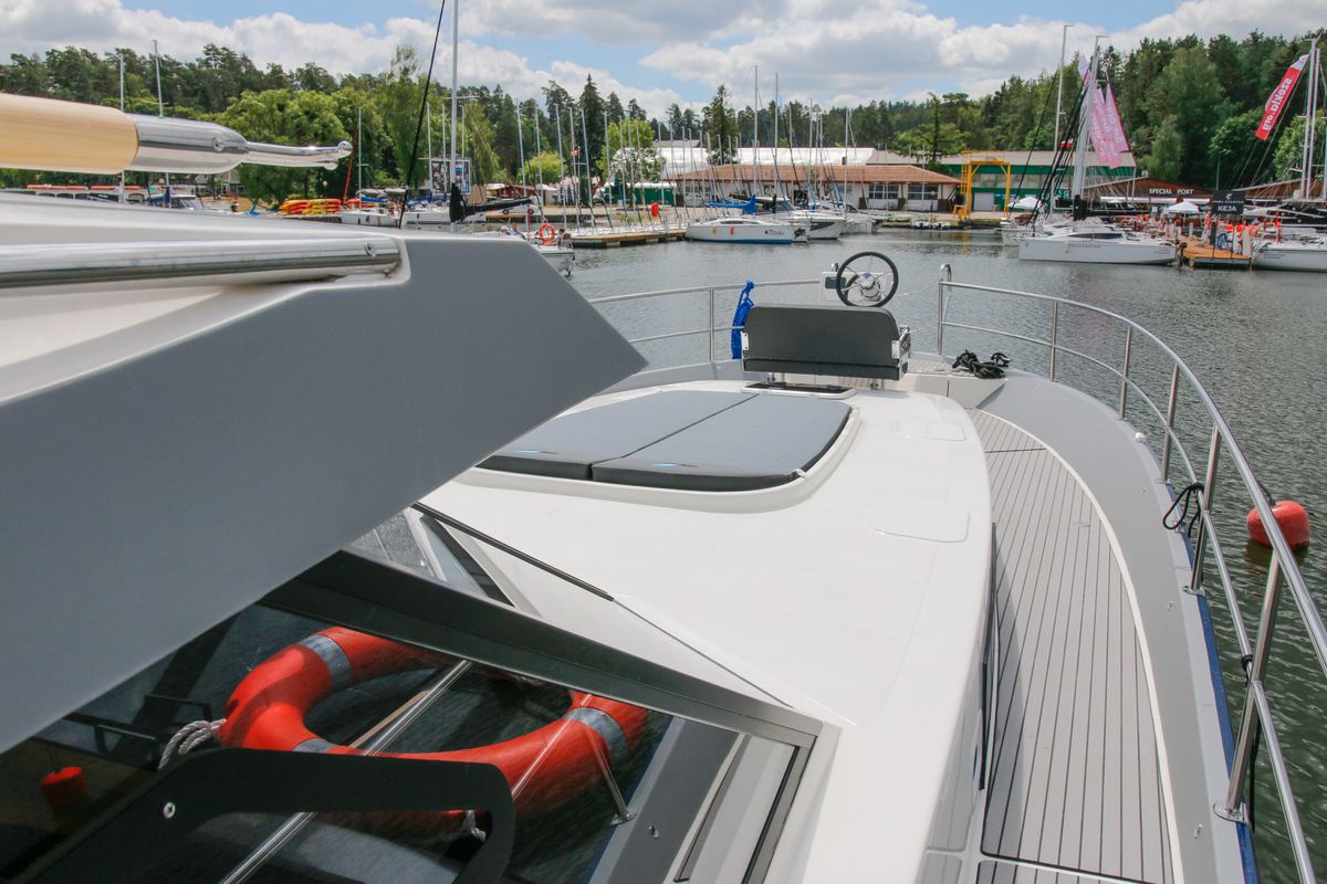 Deck of Nautika 1300 Royal, a Delphia Yachts Nautika 1300  motorboat at Wilkasy, Poland